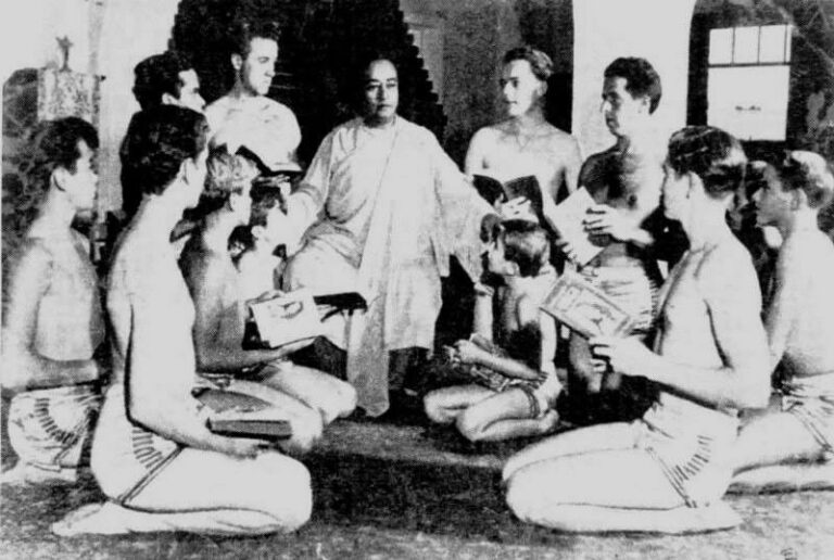 Autobiography of a Yogi: Complete Book Review
